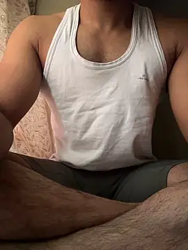 Snapshot of TallMuscularBBC chatting on 03/15/25, 07:53 TallMuscularBBC online show from 03/15/25, 07:53