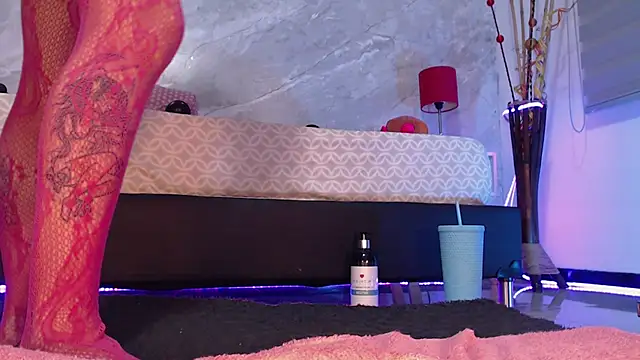 catmolly  online show from 03/13/25, 09:37