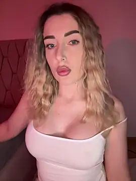 -IrisDiamond- online show from 03/18/26, 04:32