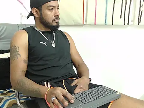 Snapshot of BladeFoxxx1 chatting on 10/01/25, 01:39 BladeFoxxx1 online show from 10/01/25, 01:39