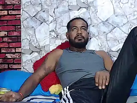 BladeFoxxx1 online show from 02/19/26, 03:57