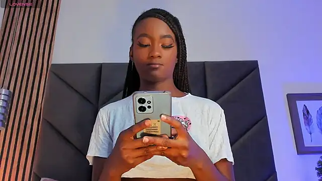 Snapshot of Kendallross28 chatting on 09/16/25, 01:56 Kendallross28 online show from 09/16/25, 01:56