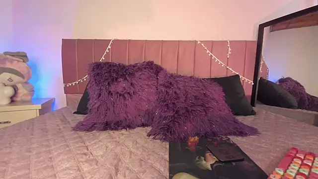 kitty-kryss online show from 01/13/26, 05:40