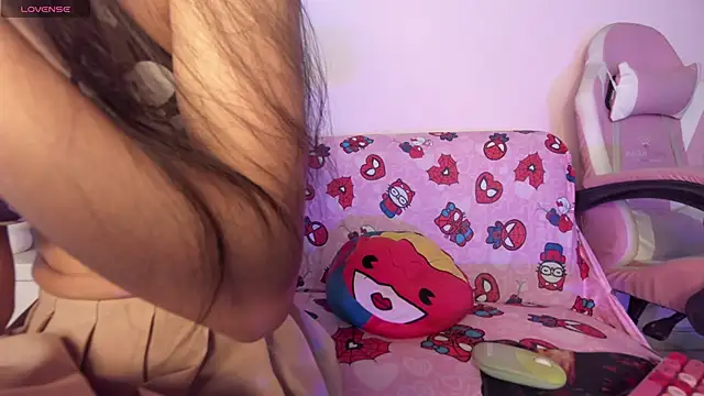 Snapshot of kitty-kryss chatting on 06/19/26, 01:04 kitty-kryss online show from 06/19/26, 01:04