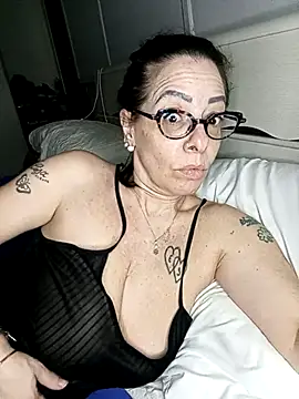 Snapshot of Ginevra_75 chatting on 02/14/26, 07:49 Ginevra 75 online show from 02/14/26, 07:49