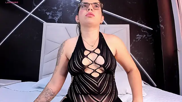 Snapshot of JulietSofia chatting on 05/28/26, 07:44 JulietSofia online show from 05/28/26, 07:44