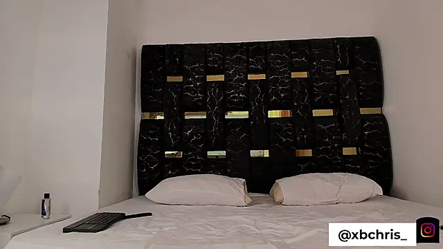 Snapshot of chris_blake__ chatting on 09/19/25, 06:08 chris blake   online show from 09/19/25, 06:08