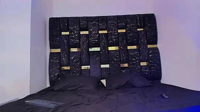 Snapshot of chris_blake__ chatting on 11/19/25, 06:08 chris blake online show from 11/19/25, 06:08