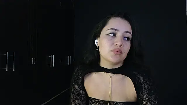 Snapshot of Isa_1207 chatting on 05/13/26, 01:25 Isa 1207 online show from 05/13/26, 01:25