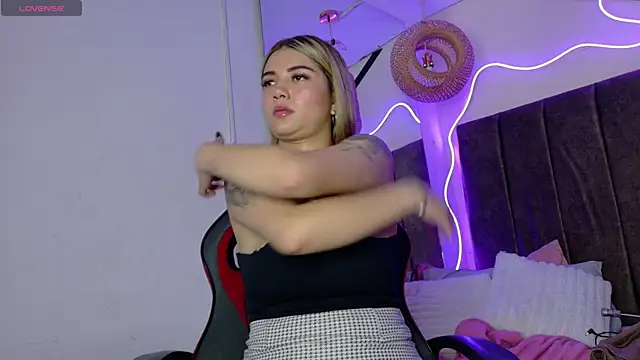 natasha  black online show from 09/08/25, 07:46