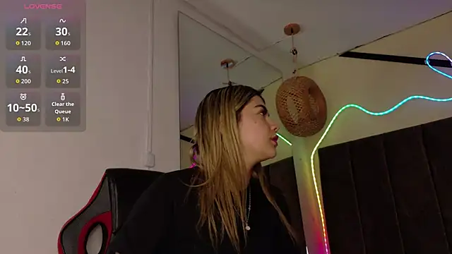 natasha  black online show from 11/21/25, 07:34