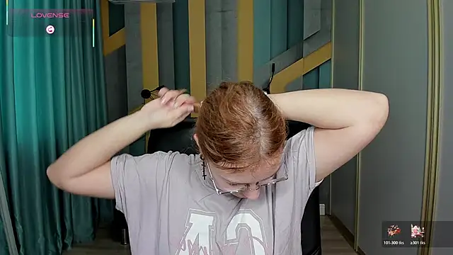 AngelinaLow online show from 12/18/25, 12:22