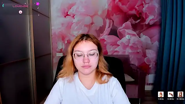 AngelinaLow online show from 01/11/26, 06:29