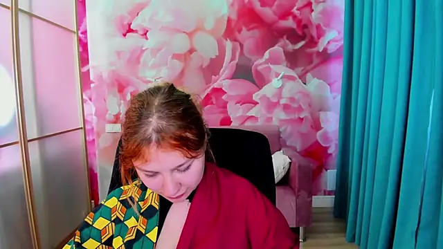 Snapshot of AngelinaLow chatting on 05/11/26, 04:04 AngelinaLow online show from 05/11/26, 04:04