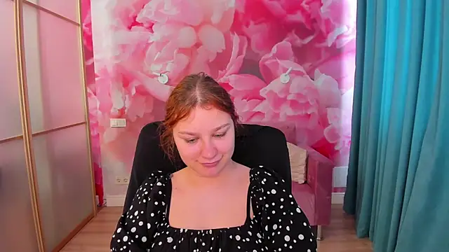 Snapshot of AngelinaLow chatting on 05/25/26, 11:27 AngelinaLow online show from 05/25/26, 11:27