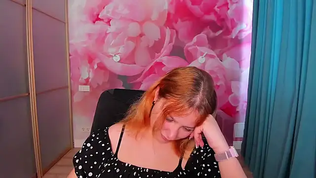 Snapshot of AngelinaLow chatting on 05/26/26, 11:28 AngelinaLow online show from 05/26/26, 11:28