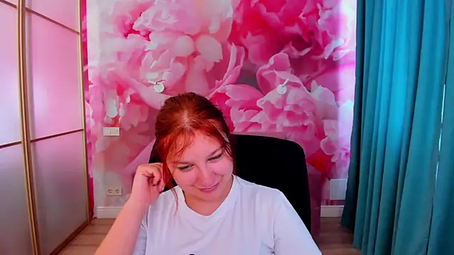 Snapshot of AngelinaLow chatting on 06/01/26, 11:34 AngelinaLow online show from 06/01/26, 11:34