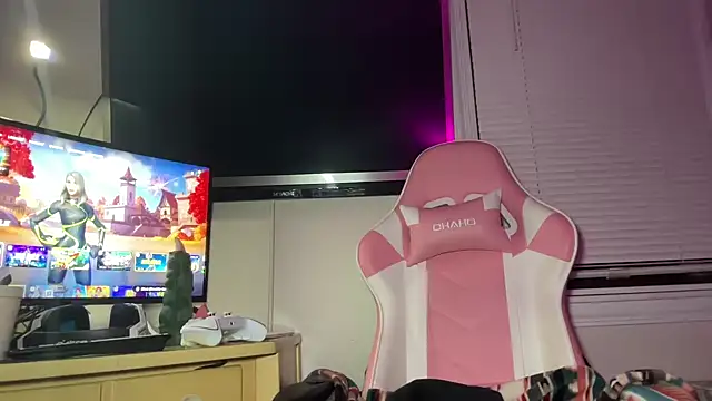 SpaceCowWhore online show from 09/29/25, 11:53