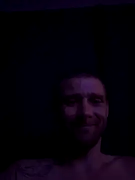 Snapshot of Stillhard8925 chatting on 09/27/25, 10:42 Stillhard8925 online show from 09/27/25, 10:42