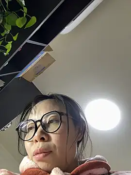 aa520uv online show from 10/21/25, 11:44