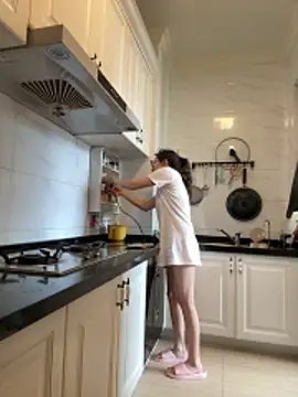 aa520uv online show from 04/18/26, 02:37