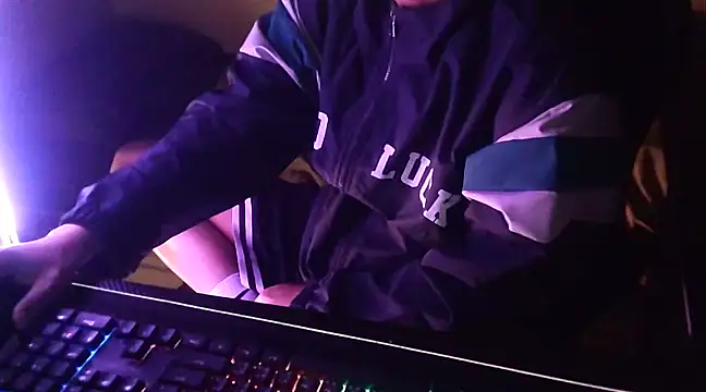 Snapshot of zhezheggin chatting on 03/12/25, 02:12 zhezheggin online show from 03/12/25, 02:12