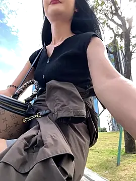 linger-23 online show from 10/29/25, 05:42