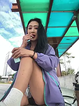 linger-23 online show from 11/06/25, 07:20