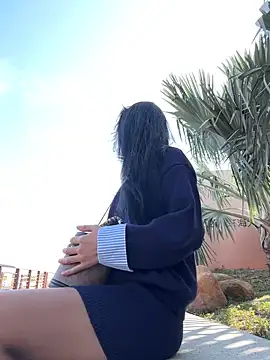 linger-23 online show from 12/15/25, 06:17