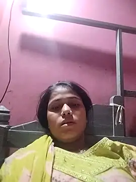 Snapshot of Ayeshaji chatting on 11/18/25, 11:03 Ayeshaji online show from 11/18/25, 11:03