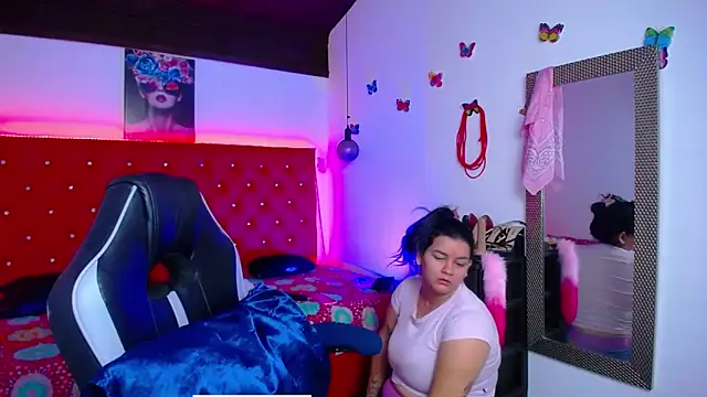 kriss sweetboobs10 online show from 11/25/25, 12:05