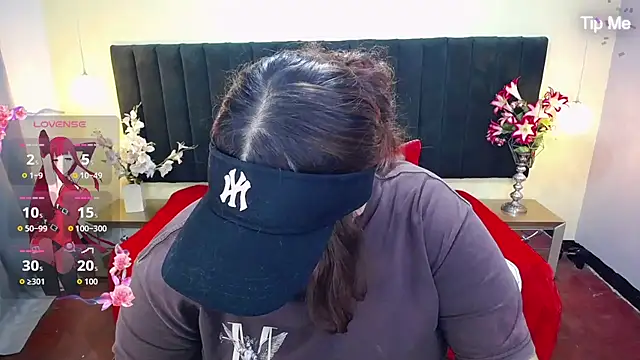 ailyn maury online show from 09/30/25, 01:21