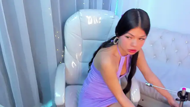 Pretty Johnson  online show from 10/16/25, 12:39