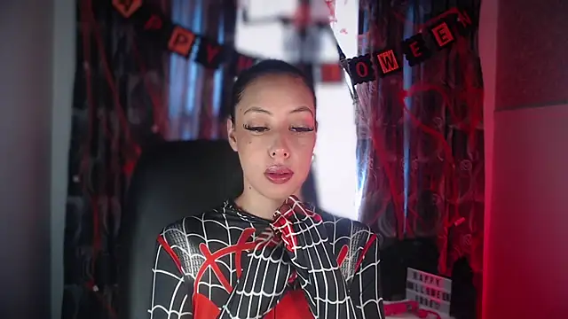 Taylor dolll online show from 10/24/25, 03:41