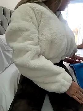 Alyssa 76 online show from 11/21/25, 03:33