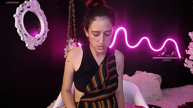 Snapshot of Hairydoll_ chatting on 03/21/25, 02:18 Hairydoll online show from 03/21/25, 02:18