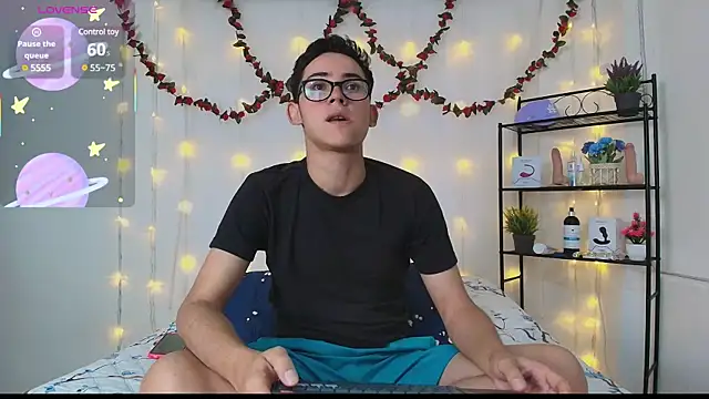 Danny-Swift13 online show from 03/19/25, 08:54