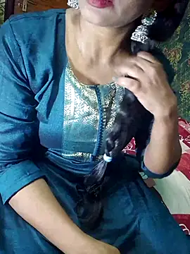 Snapshot of Shalini_telugu09 chatting on 10/31/25, 02:29 Shalini telugu09 online show from 10/31/25, 02:29