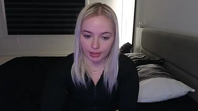 margot robbie7 online show from 11/03/25, 11:15