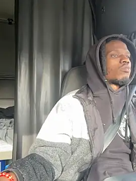 Snapshot of Sir-Tucker chatting on 03/18/25, 08:59 Sir-Tucker online show from 03/18/25, 08:59