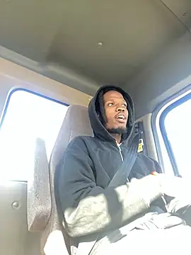 Snapshot of Sir-Tucker chatting on 03/21/25, 07:46 Sir-Tucker online show from 03/21/25, 07:46