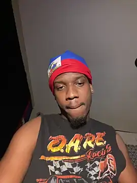 Snapshot of Sir-Tucker chatting on 09/15/25, 03:50 Sir-Tucker online show from 09/15/25, 03:50