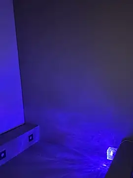 Leya Foxhall online show from 10/31/25, 11:28