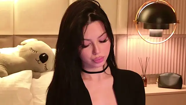 Leya Foxhall online show from 11/20/25, 10:48