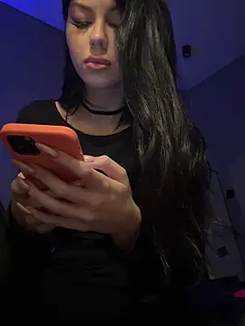 Leya Foxhall online show from 11/26/25, 12:11