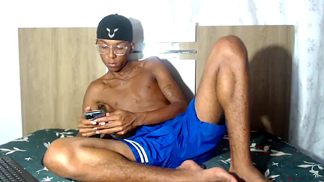 Snapshot of DavidLondo chatting on 06/13/26, 07:06 DavidLondo online show from 06/13/26, 07:06