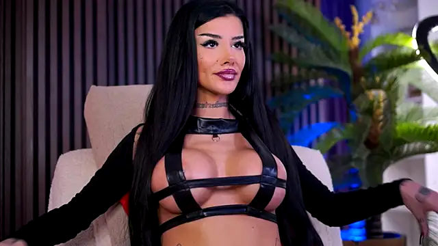 Snapshot of ChicaOra chatting on 11/21/25, 08:07 ChicaOra online show from 11/21/25, 08:07