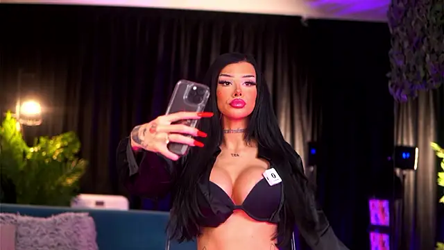 Snapshot of ChicaOra chatting on 02/27/26, 10:32 ChicaOra online show from 02/27/26, 10:32