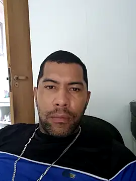 Snapshot of membro_destruidor chatting on 03/13/25, 07:06 membro destruidor online show from 03/13/25, 07:06