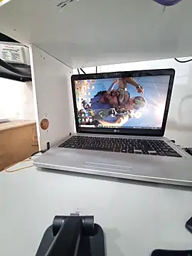 Snapshot of membro_destruidor chatting on 03/18/25, 04:37 membro destruidor online show from 03/18/25, 04:37